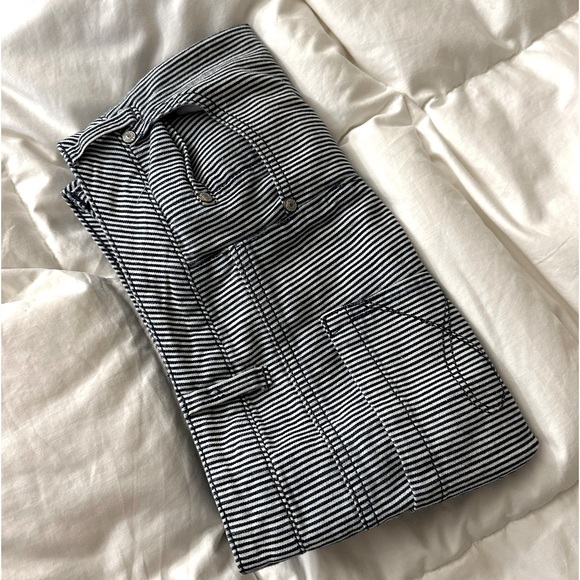 100% cotton Conductor stripe capris - Picture 7 of 16